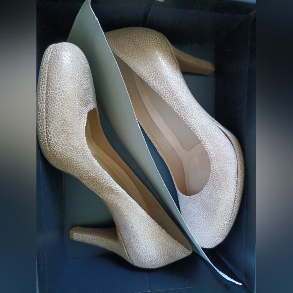 Nude Heels, 8.5, Never worn